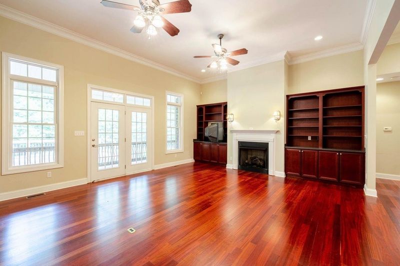 2820 Saddle Dr, Durham, NC 27712