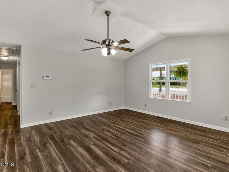 2820 Stageline Dr, Raleigh, NC 27603