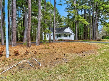 2820 Stageline Dr, Raleigh, NC 27603