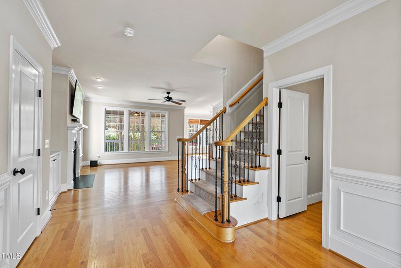 2821 Cameron Pond Dr, Cary, NC 27519
