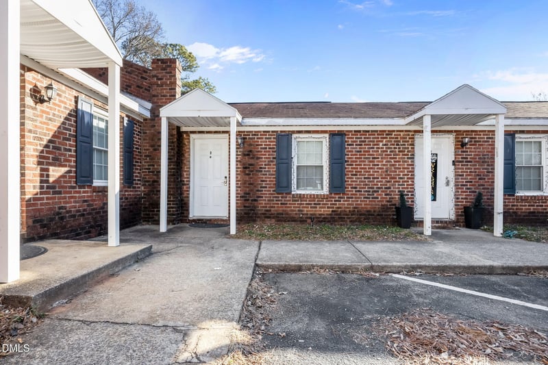 2821 Club Plaza Rd, Raleigh, NC 27603