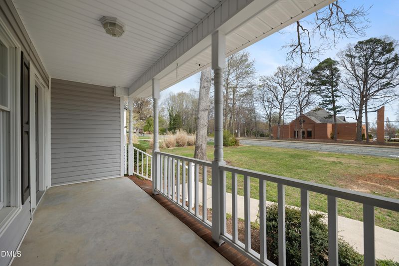 2821 Edgewood Ave, Burlington, NC 27215