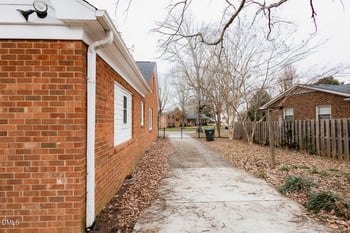 2822 Bedford St, Burlington, NC 27215