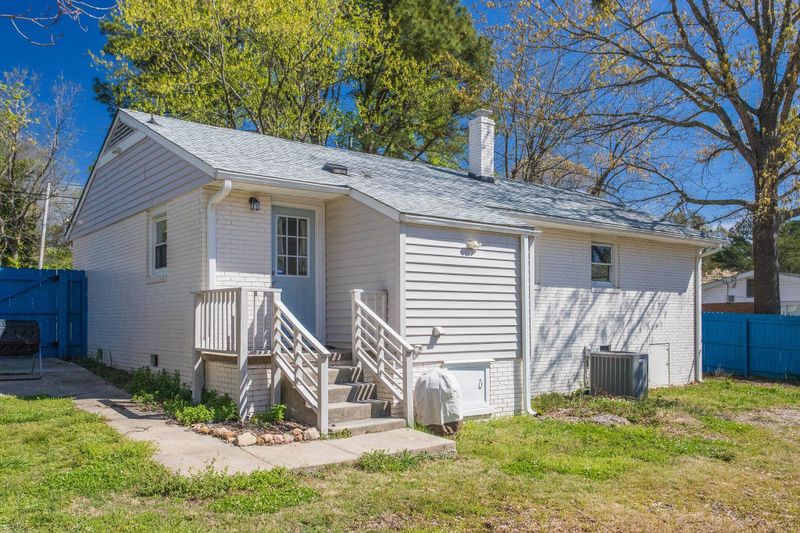 2822 Croydon St, Raleigh, NC 27610