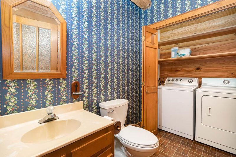 2822 Winningham Rd, Chapel Hill, NC 27516