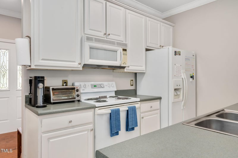 2824 Andover Glen Rd, Raleigh, NC 27604