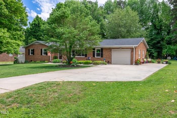 2824 Blanche Dr, Burlington, NC 27215