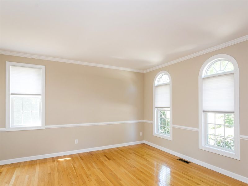 2824 Crystal Oaks Dr, Raleigh, NC 27614