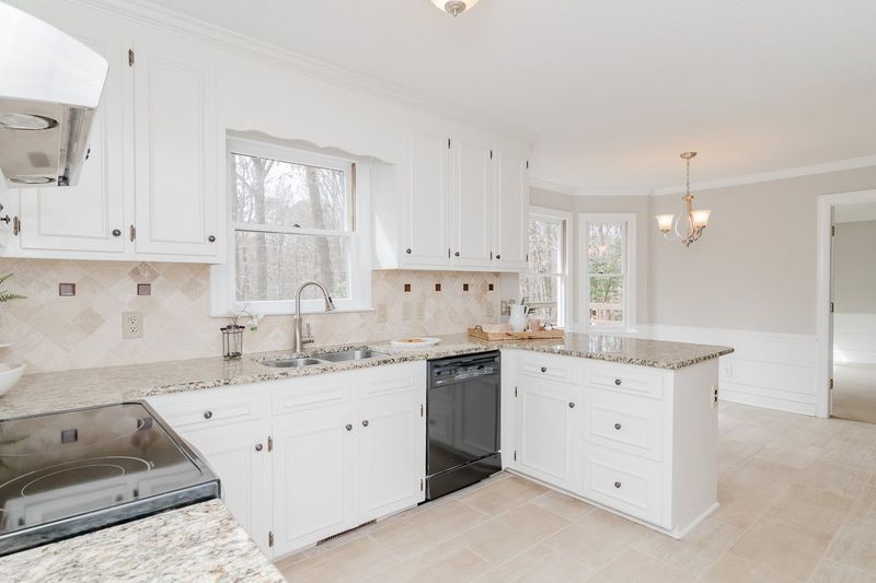 2824 Mattlyn Ct, Raleigh, NC 27613
