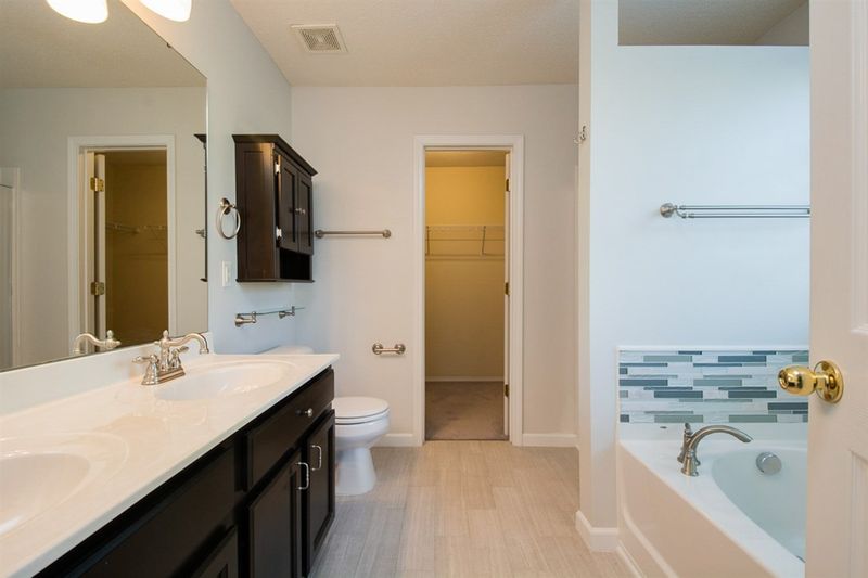 2824 Skybrook Ln, Durham, NC 27703