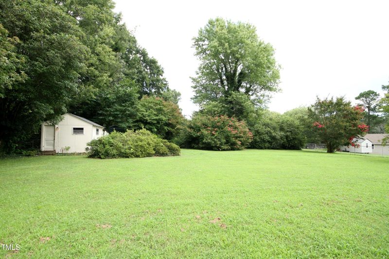 2825 Delaney Dr, Burlington, NC 27215