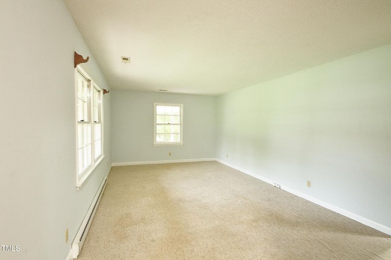 2825 Delaney Dr, Burlington, NC 27215