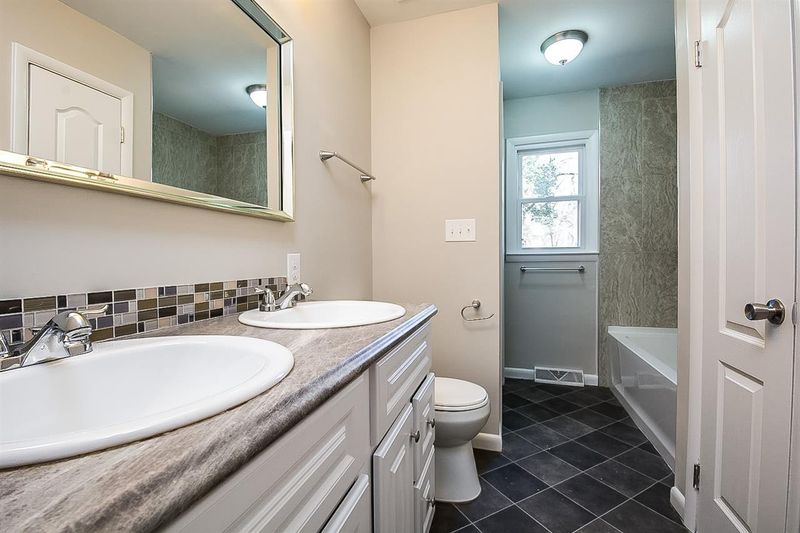 2825 Gladstone Dr, Raleigh, NC 27610