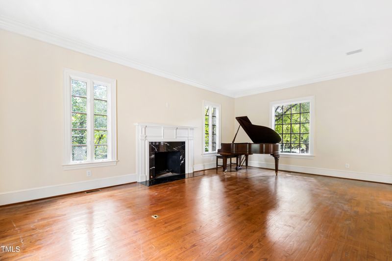 2825 Lassiter Mill Rd, Raleigh, NC 27609