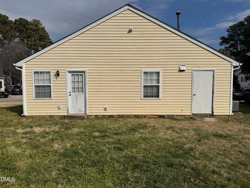 2825 Midway Park Ct, Raleigh, NC 27610