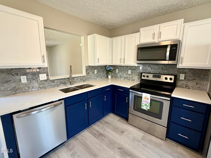 2825 Midway Park Ct, Raleigh, NC 27610