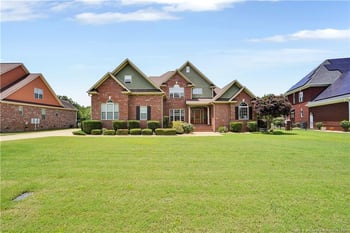 2825 Sand Trap Ln, Hope Mills, NC 28348