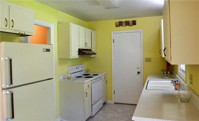 2826 Westchester Dr, Burlington, NC 27217