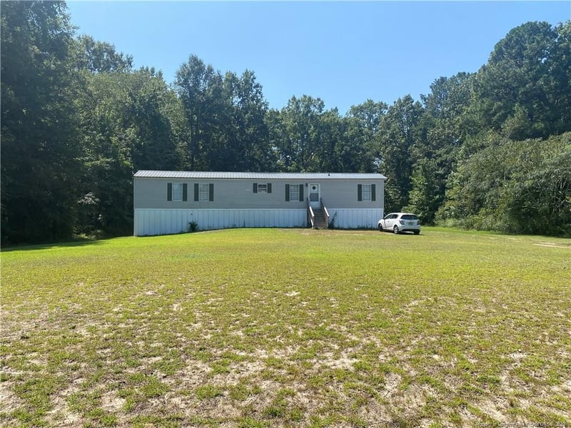 2828 Chimney Brook Rd, Fayetteville, NC 28312