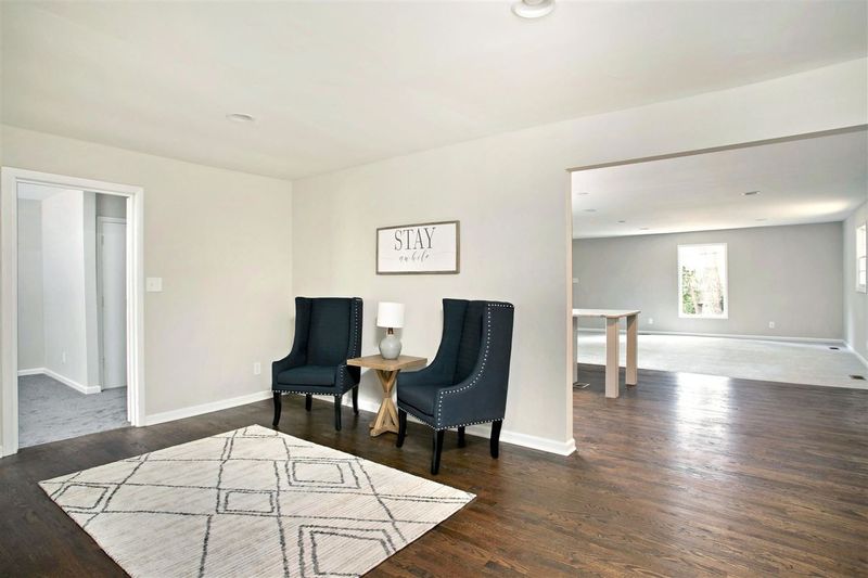 2828 Gladstone Dr, Raleigh, NC 27610