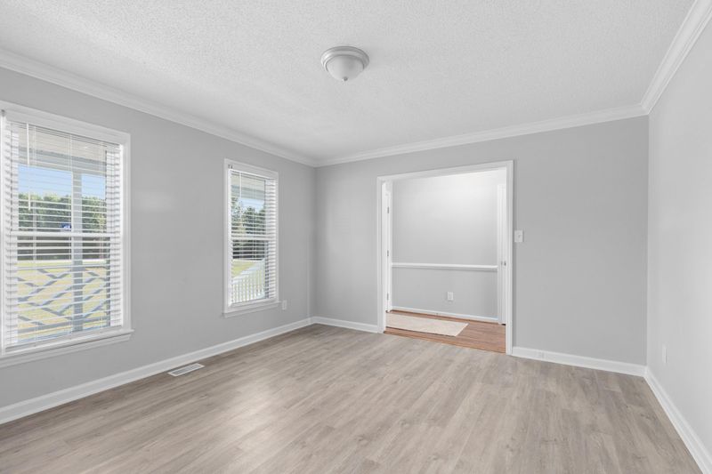 2828 Horsemans Ridge Dr, Clayton, NC 27520