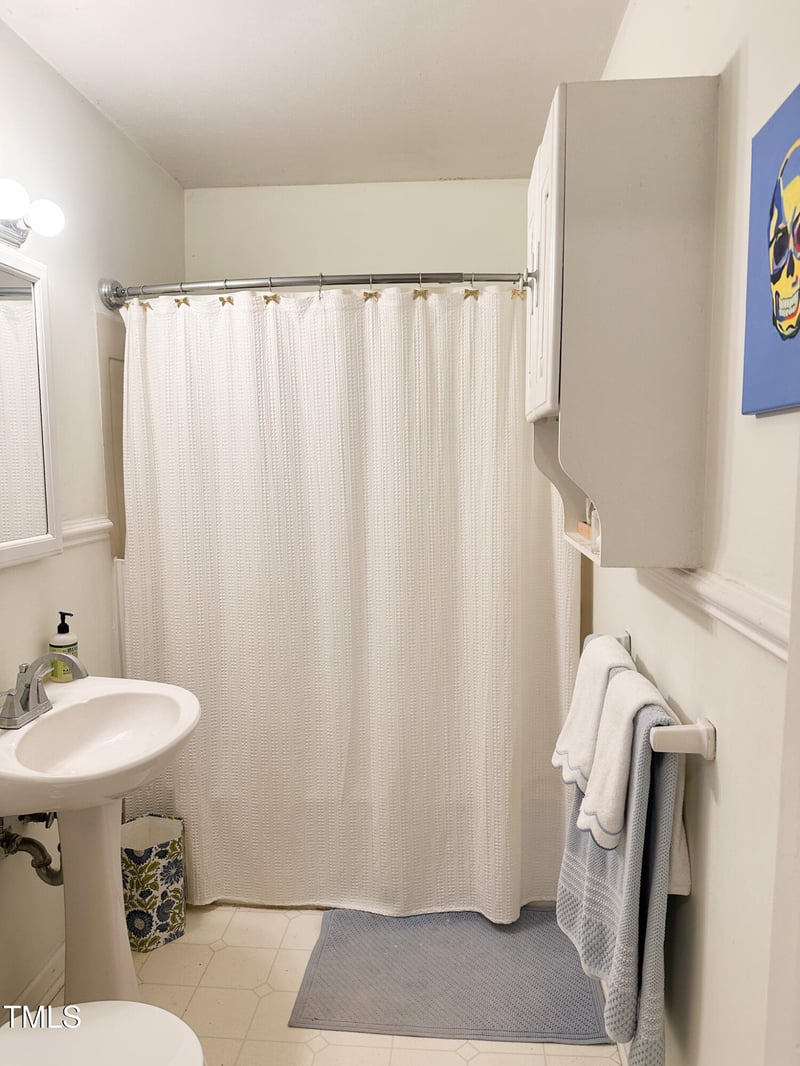 2828 Oberlin Rd, Raleigh, NC 27608