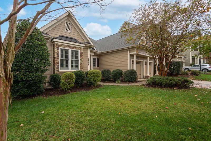 2829 Cameron Pond Dr, Cary, NC 27519