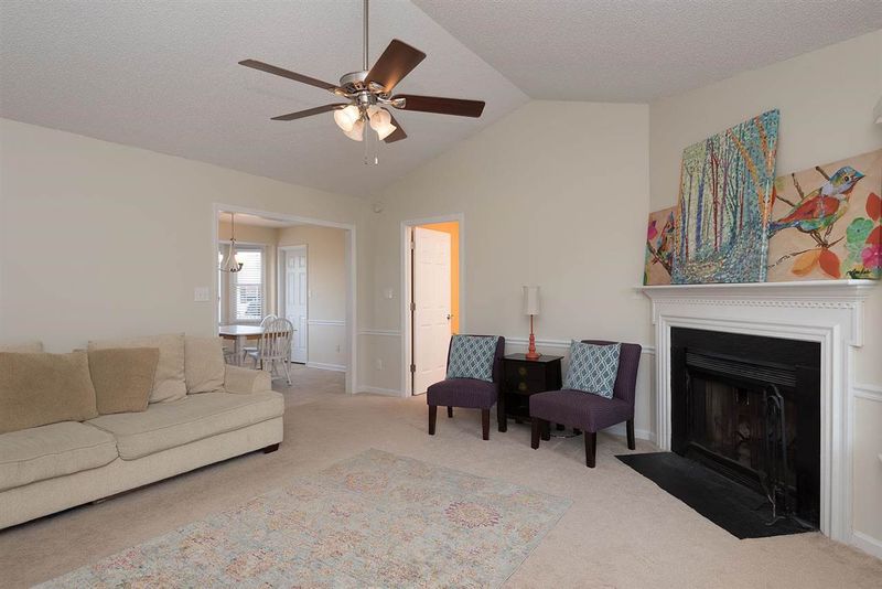 2829 Mercantile Ct, Clayton, NC 27520