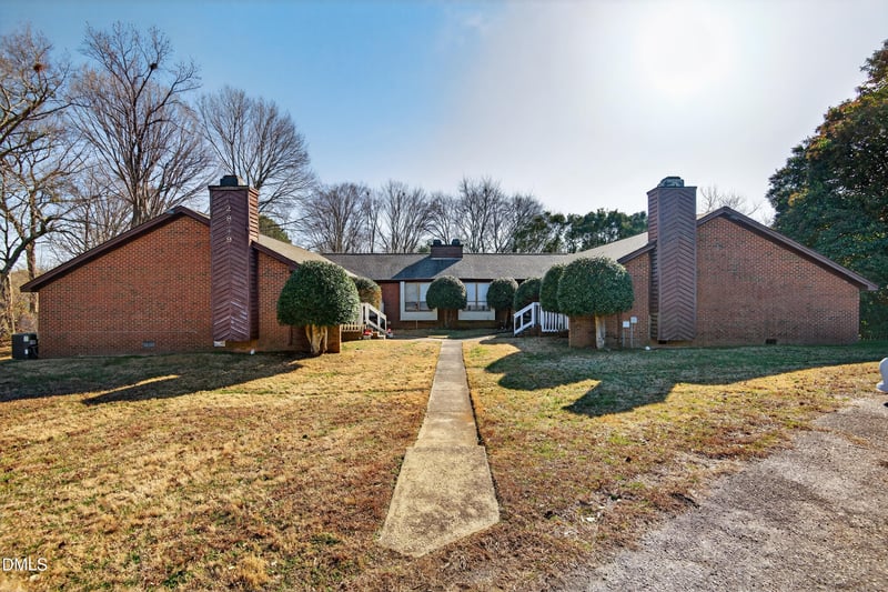 2829 Seclusion Ct, Raleigh, NC 27612