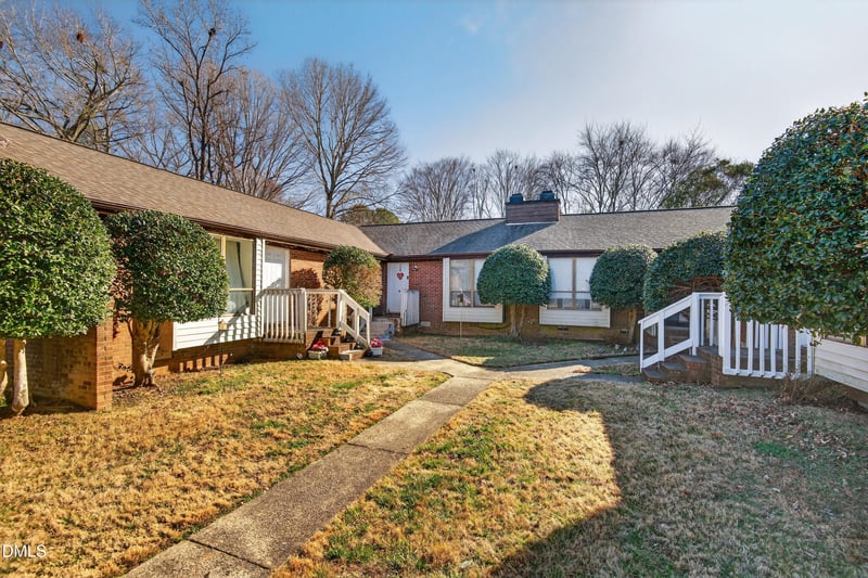 2829 Seclusion Ct, Raleigh, NC 27612