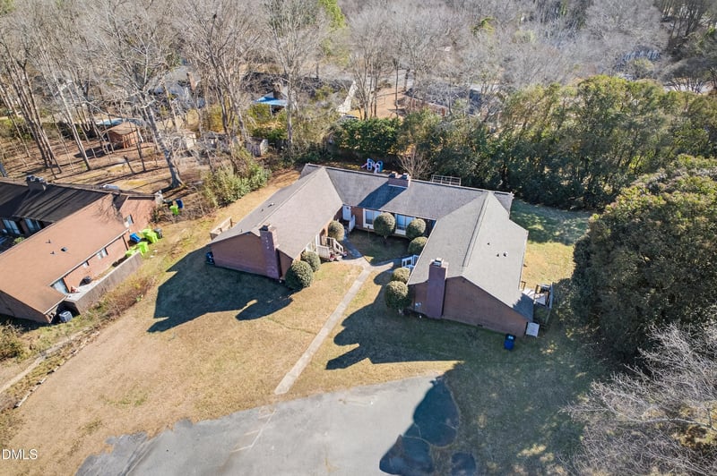 2829 Seclusion Ct, Raleigh, NC 27612