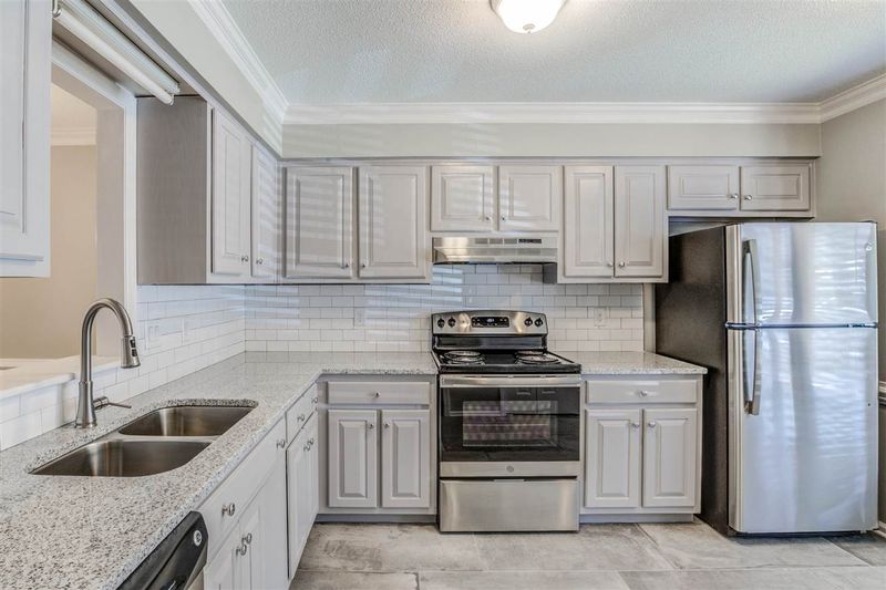 2829 Sterling Park Dr, Raleigh, NC 27603