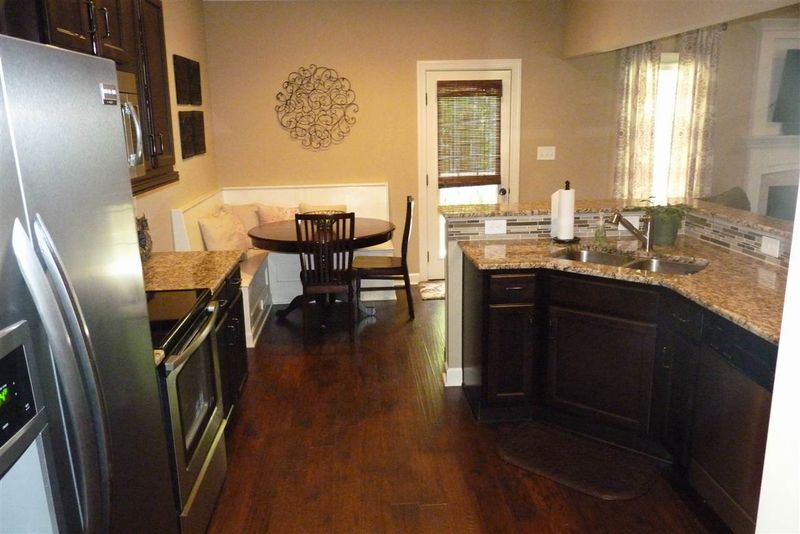 283 Old York Cir, Clayton, NC 27527