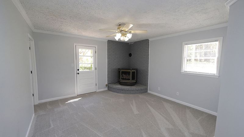 2831 Oak Ridge Ct, Raleigh, NC 27603