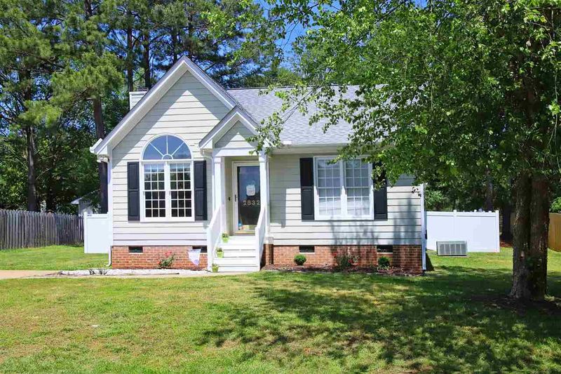 2832 Glastonbury Rd, Apex, NC 27539