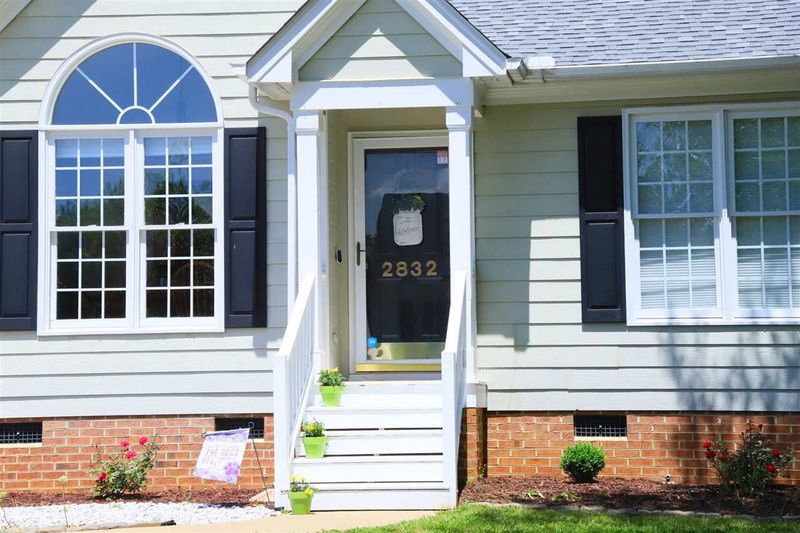 2832 Glastonbury Rd, Apex, NC 27539