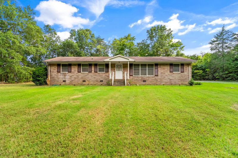 2832 Troxler Rd, Burlington, NC 27215