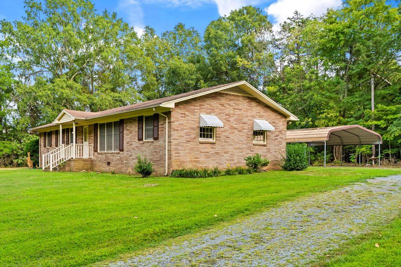 2832 Troxler Rd, Burlington, NC 27215
