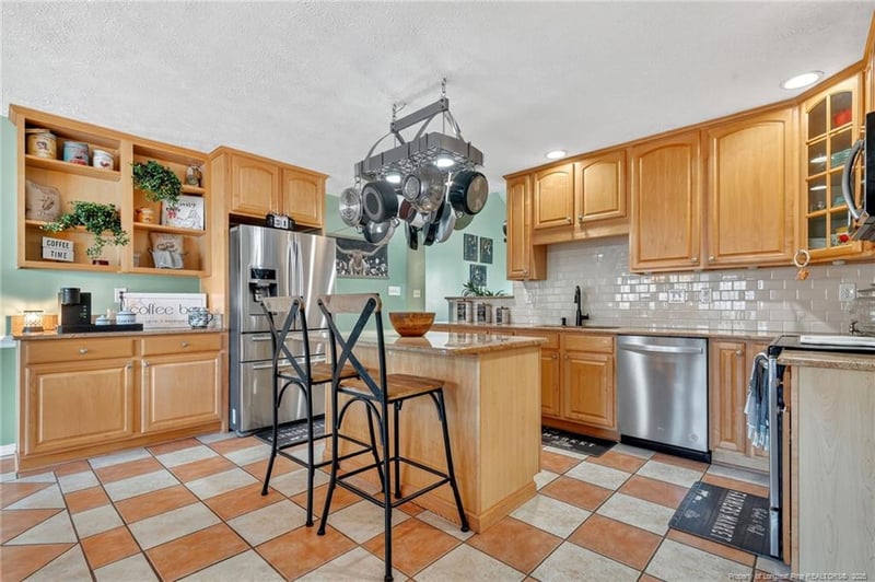 2833 Beringer Dr, Fayetteville, NC 28306