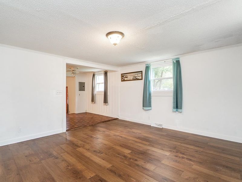 2833 Maple Ave, Burlington, NC 27215