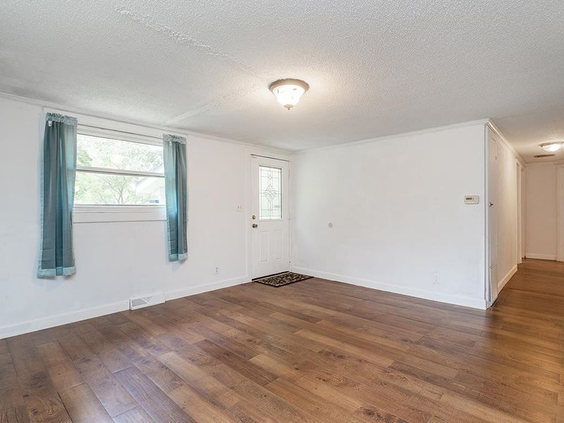 2833 Maple Ave, Burlington, NC 27215