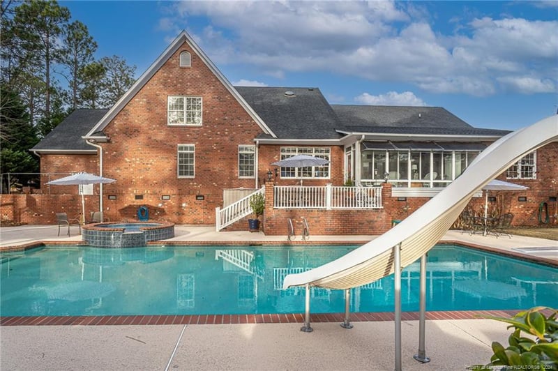 2833 Selhurst Dr, Fayetteville, NC 28306
