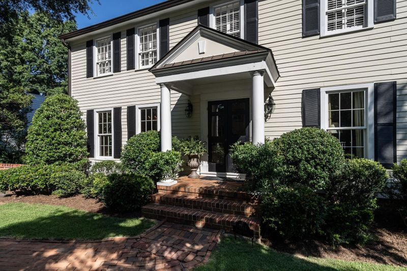 2834 Exeter Cir, Raleigh, NC 27608
