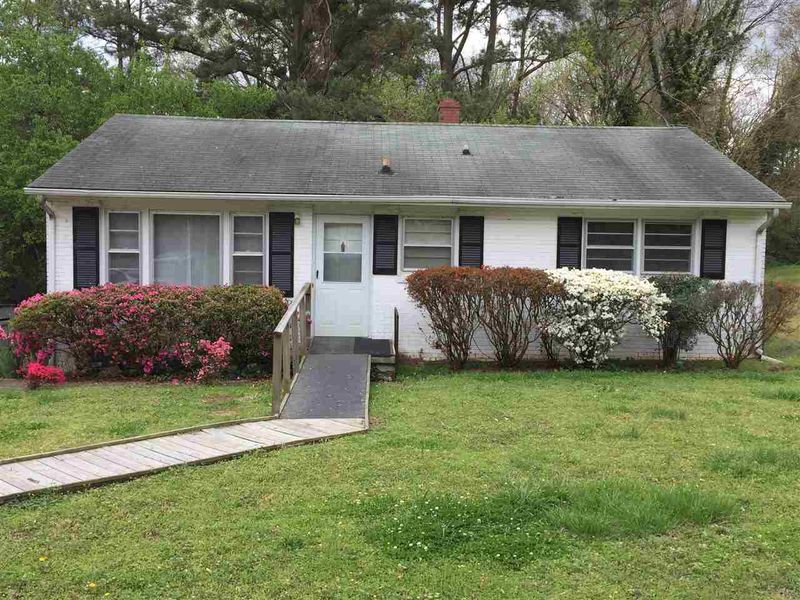 2834 Friar Tuck Rd, Raleigh, NC 27610