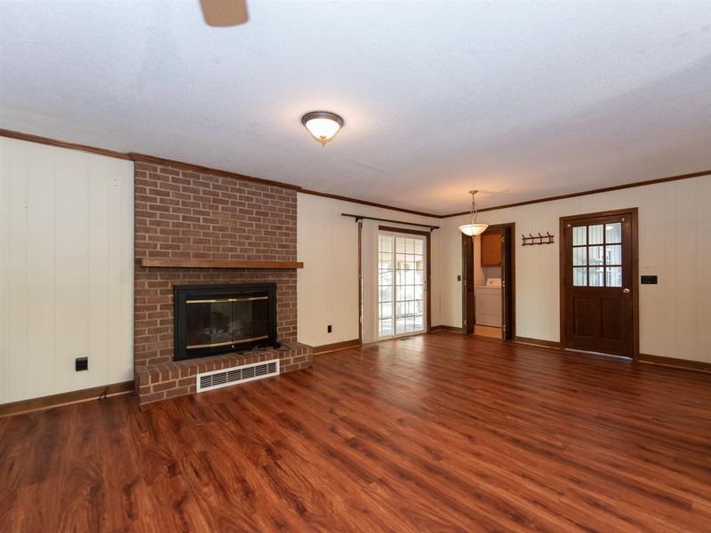 2834 Montclair Cir, Sanford, NC 27332