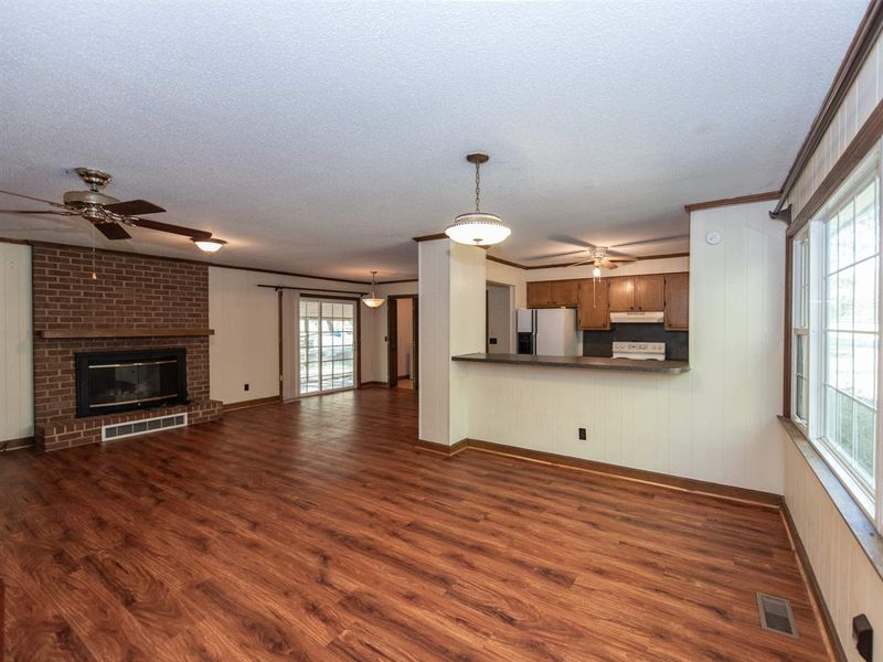 2834 Montclair Cir, Sanford, NC 27332