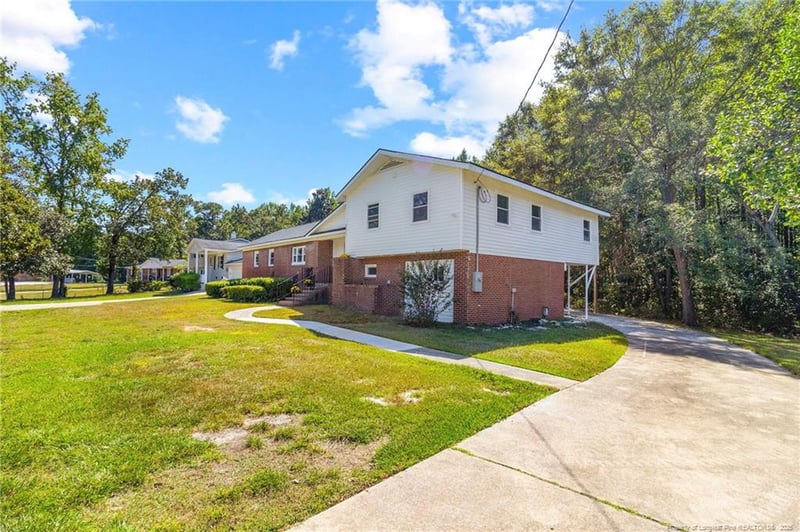 2835 Rosehill Rd, Fayetteville, NC 28301
