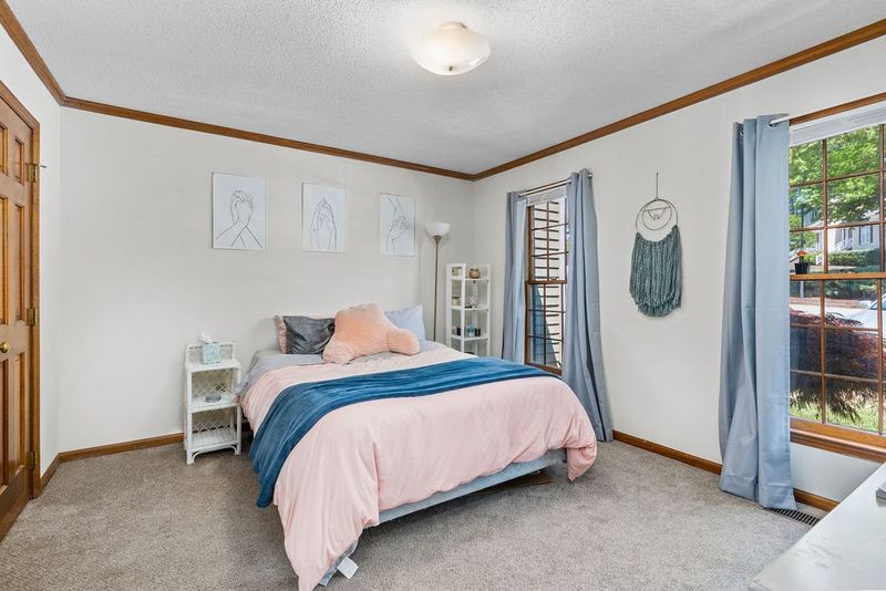 2835 Sterling Park Dr, Raleigh, NC 27603