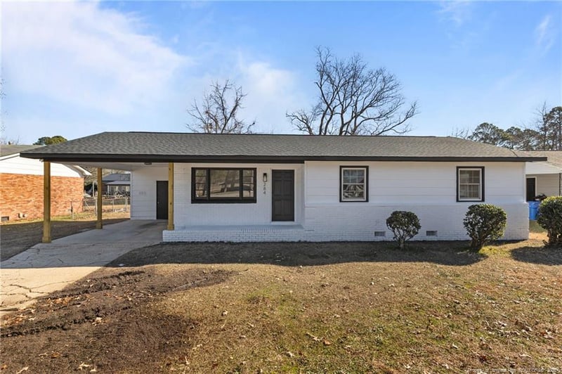 284 Bonanza Dr, Fayetteville, NC 28303