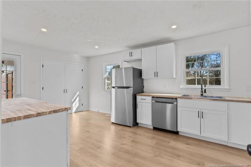 284 Bonanza Dr, Fayetteville, NC 28303